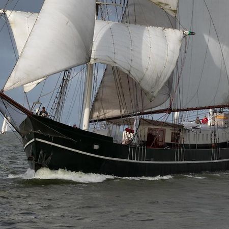 B&B Sailing Ship Summertimeカンペン エクステリア 写真
