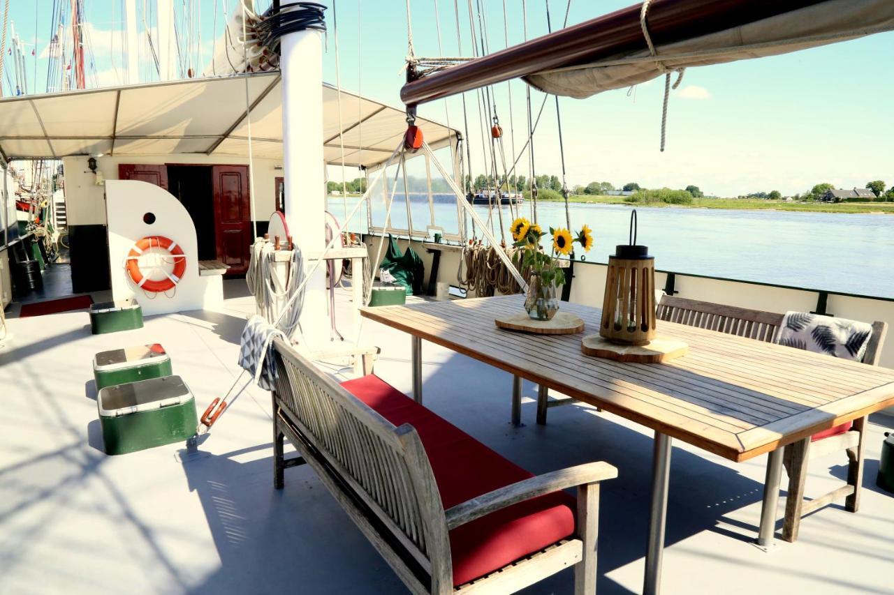 B&B Sailing Ship Summertimeカンペン エクステリア 写真