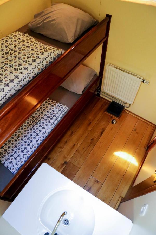 B&B Sailing Ship Summertimeカンペン エクステリア 写真