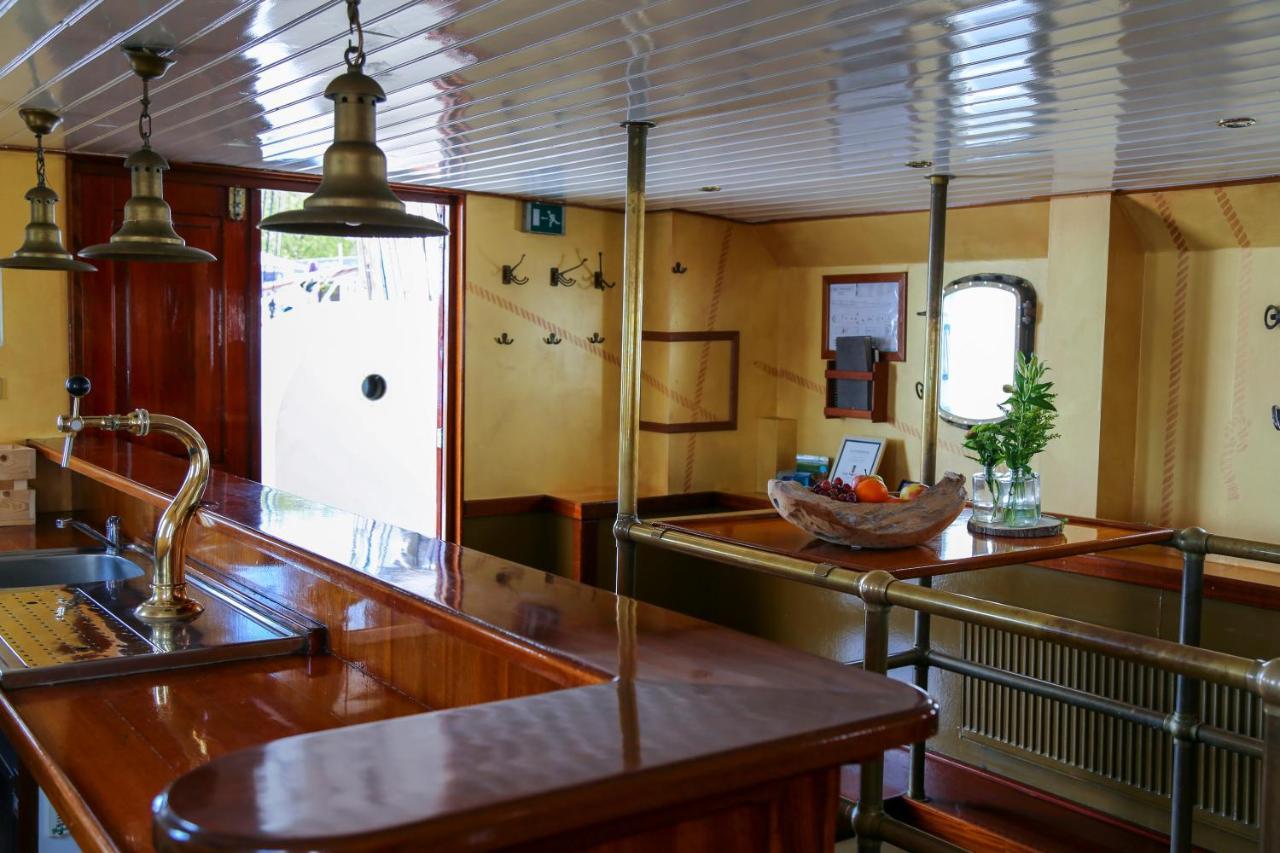 B&B Sailing Ship Summertimeカンペン エクステリア 写真